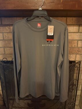 Quiksilver Men’s Long Sleeve Crew Neck Shirt - Gray